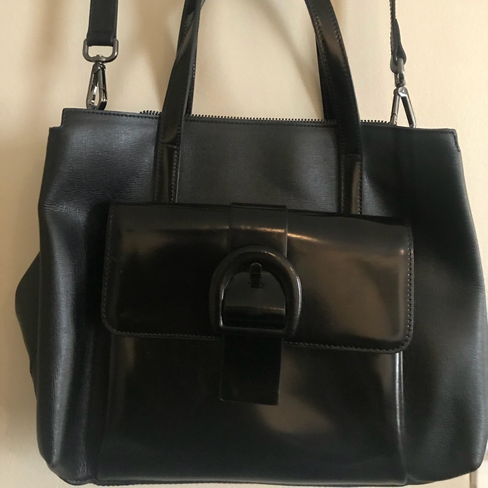 Innuē Black Leather Handbag